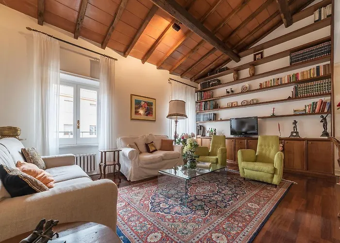 Quiet And Classic On Two Floors, By Trevi Fountain - Fromhometorome דירה *