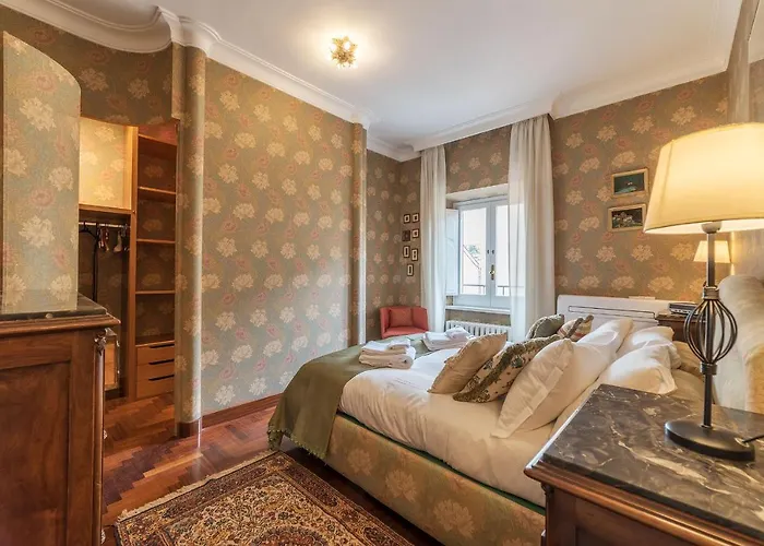 Quiet And Classic On Two Floors, By Trevi Fountain - Fromhometorome רומא